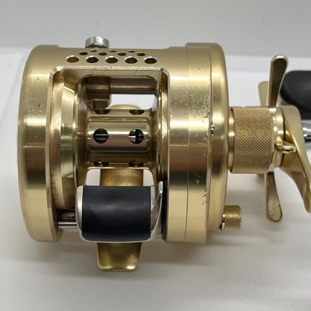 SHIMANO シマノ ベイトリール カルカッタコンクエスト200  RH440