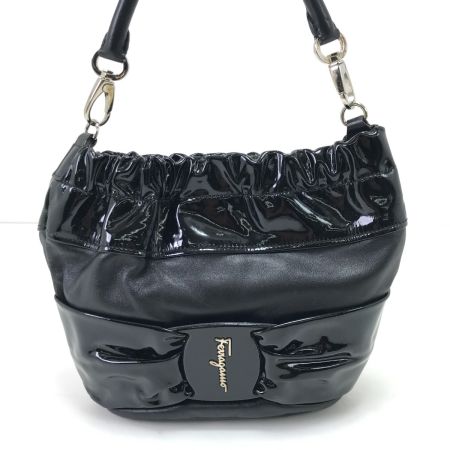 Salvatore Ferragamo サルヴァトーレフェラガモ ハンドバッグ ヴァラ ブラック