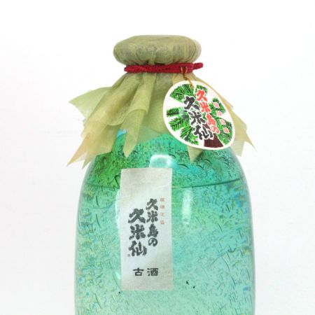 【北海道内限定発送】 久米島の久米仙 琉球泡盛 久米仙 古酒 琉球ガラスボトル 1800ml 43度 未開栓