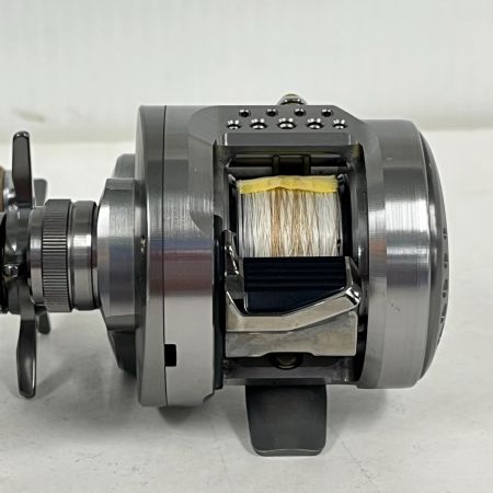 SHIMANO シマノ 23カルカッタコンクエスト BFS XG 純正ノブ、純正スプール付き 045713