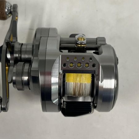 SHIMANO シマノ 23カルカッタコンクエスト BFS XG 純正ノブ、純正スプール付き 045713