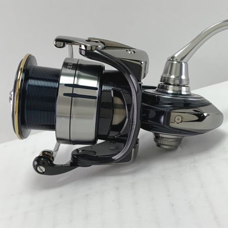 DAIWA ダイワ CERTATE 19セルテート　LT4000-CXH LT4000-CXH ゴリ感あり