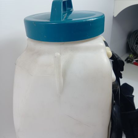 MAKITA マキタ コードレス噴霧器 14.4Ｖ 充電式 MUS103DZ