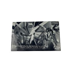 ▽▽ BANDAI バンダイ RG 1/144 ストライクフリーダムガンダム ディアクティブモード 未組立品 Sランク