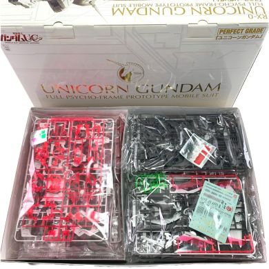 PG 1/60 ユニコーンガンダム パーフェクトグレード RX-0 未組立 1/60 RX-0 ユニコーンガンダム (機動戦士ガンダムUC) 新品PG