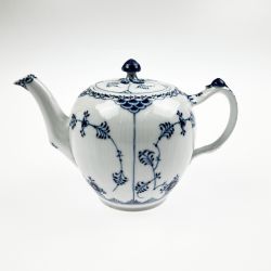 ▽▽ ROYAL COPENHAGEN ロイヤル・コペンハーゲン ブルーフルーテッド ハーフレース ティーポット  Bランク