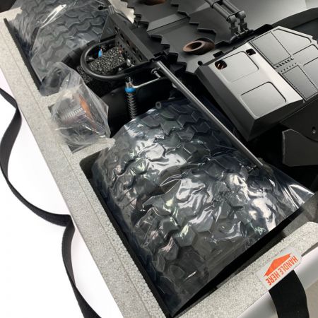  HOTTOYS ホットトイズ バットマン バットモービル 1/6スケールコレクションビークル MMS596