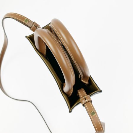  CELINE セリーヌ 2WAYバッグ トリオンフ ミニ バーティカル カバ 194372BZK.04LU ブラウン