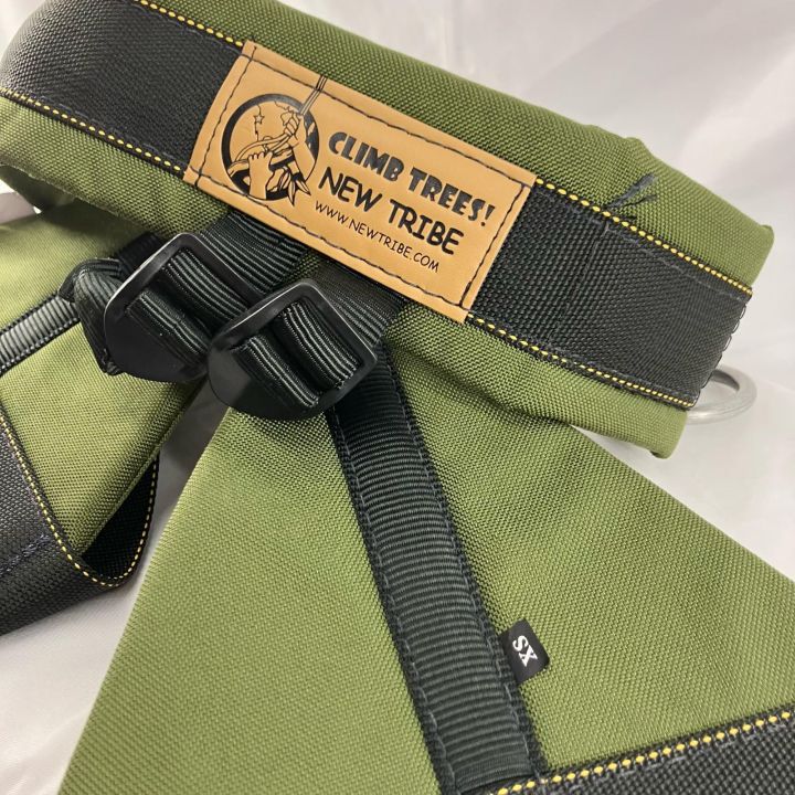登山 ハーネス NEW TRIBE グリーン - 中古アウトドア・スポーツ