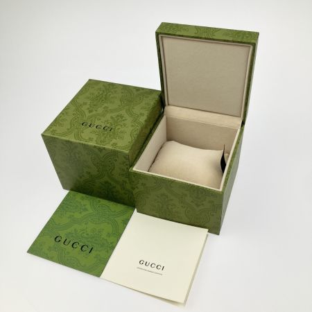  GUCCI グッチ Gタイムレス スネーク クォーツ 126.4