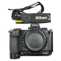 ▽▽ Nikon ニコン Ｚ6 ボディ 互換バッテリー・SmallRigブラケット付属 充電器欠品 Bランク