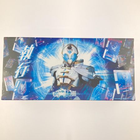   仮面ライダーアウトサイダーズ 変身ベルト PREMIUM DX ゼインドライバー