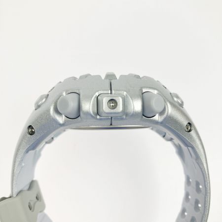  CASIO カシオ G-SHOCK GA-V01A-8A シルバー マグネティックホールディング構造 箱・取説付  GA-V01A