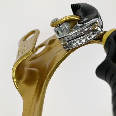   petzl ascension ペツル アッセンション ハンドル付 ロープクランプ 右手用 B17WRA