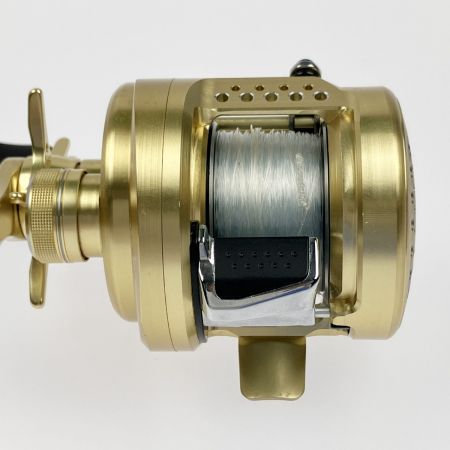  SHIMANO シマノ 14 カルカッタコンクエスト 201 03205