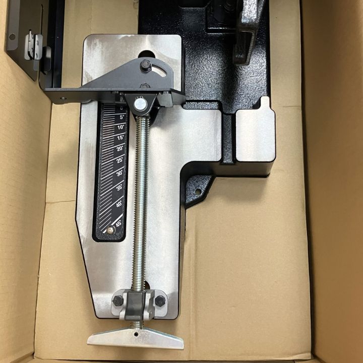 MAKITA マキタ ポータブルバンドソースタンド（平バイス式） 194025-5