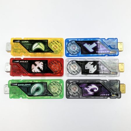  BANDAI バンダイ 仮面ライダーW 変身ベルト ver.20th DXダブルドライバー