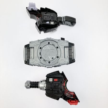   仮面ライダーギーツ DXデザイアドライバー&ゾンビレイズバックル&レイズバックルホルダー