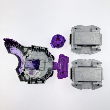   仮面ライダーギーツ DXデザイアドライバー&ゾンビレイズバックル&レイズバックルホルダー