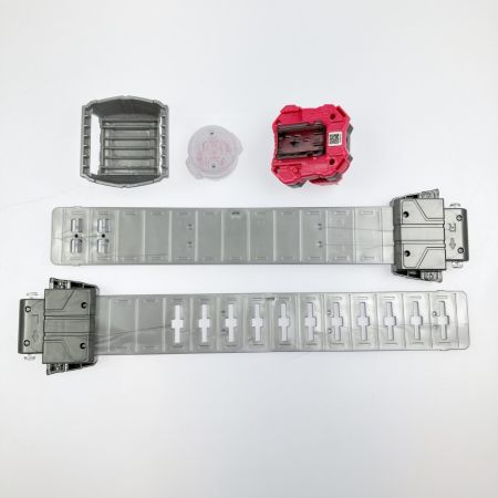   仮面ライダーギーツ DXデザイアドライバー&ゾンビレイズバックル&レイズバックルホルダー