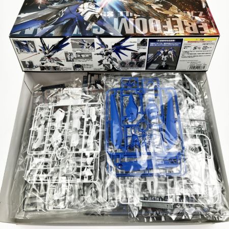  BANDAI バンダイ 1/100 MG ZGMF-X10A フリーダムガンダム Ver.2.0 未組立品