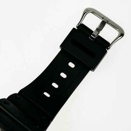  CASIO カシオ G-SHOCK ホワイト文字盤 ラバーバンド 箱付 GA-2100WD-1AJF