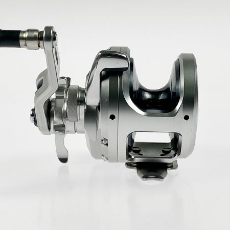  SHIMANO シマノ 両軸リール 17オシアジガー 2001NR PG 左ハンドル 03674