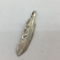 ▼▼ Tady&King SVフェザー ネックレストップ S 左向き Bランク