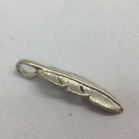  Tady&King SVフェザー ネックレストップ S 左向き