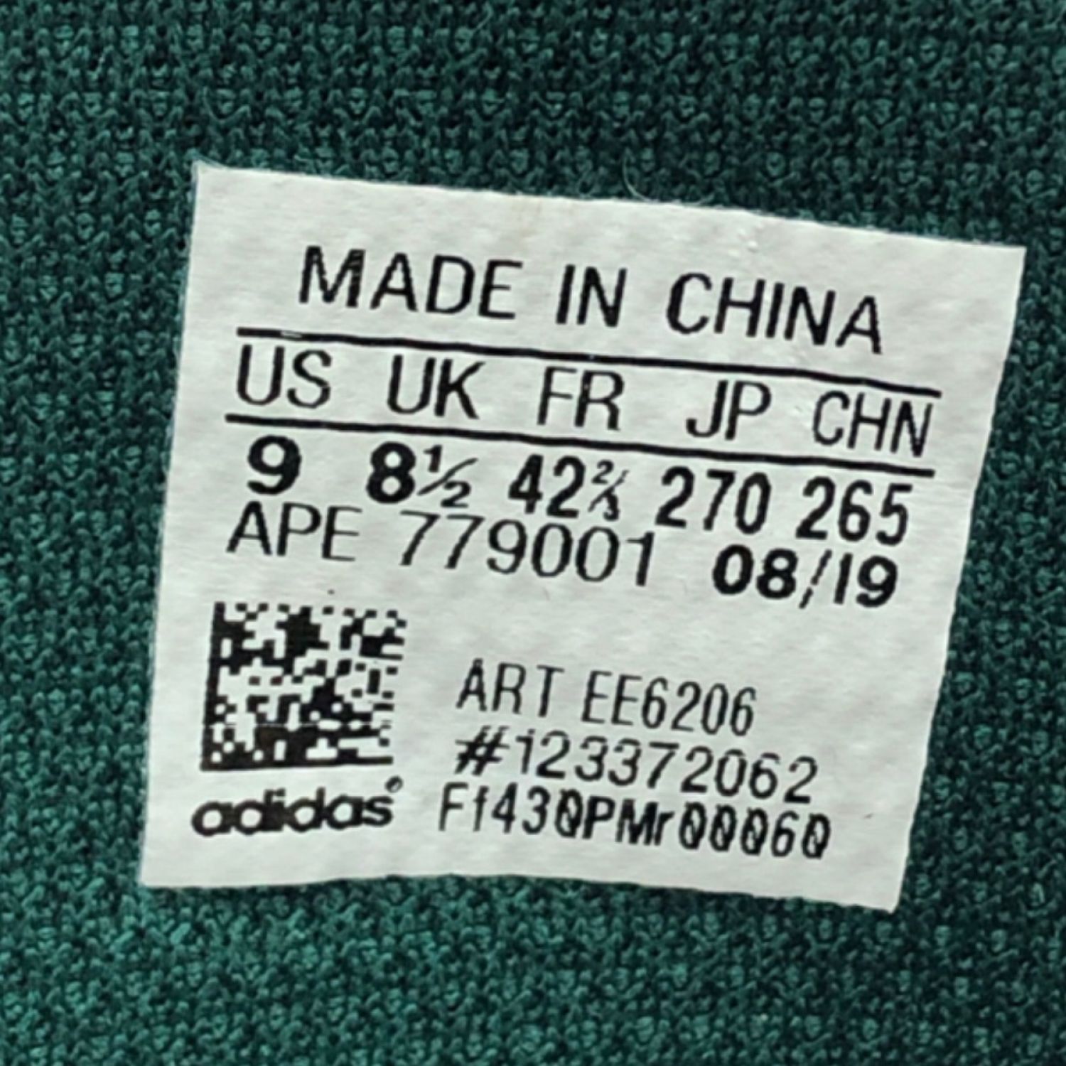 adidas スニーカー　ショッキングピンク　26.5