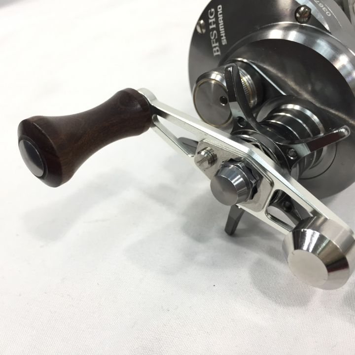 SHIMANO シマノ ベイトリール 17 カルカッタ コンクエスト BFS HG 左ハンドル ノブ付 BFS HG｜中古｜なんでもリサイクルビッグバン