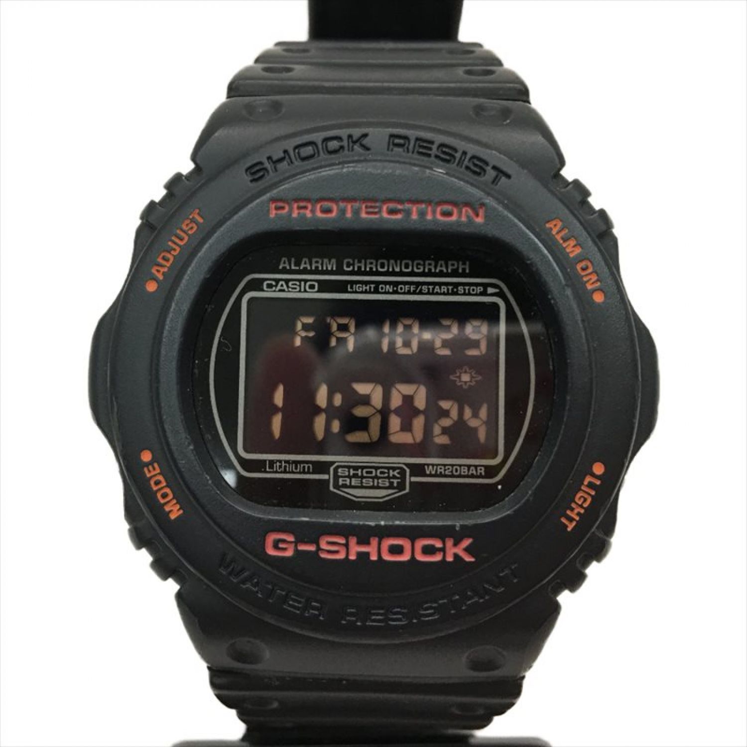 DW-5600E 反転液晶/レッド文字 - 腕時計(デジタル)