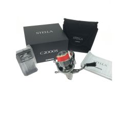 ▼▼ SHIMANO シマノ スピニングリール 18ステラ 箱・リールポーチ・夢屋リールスタンド付き 03798 C2000S-J Aランク