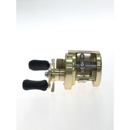 SHIMANO シマノ 釣り具 ベイトリール カルカッタコンクエスト200 右ハンドル RH440 Aランク