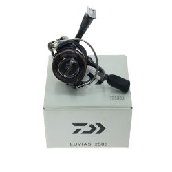 ▼▼ DAIWA ダイワ 釣り用品 スピニングリール 15ルビアス2056 箱付属 15ﾙﾋﾞｱｽ 00055634 グレー Aランク