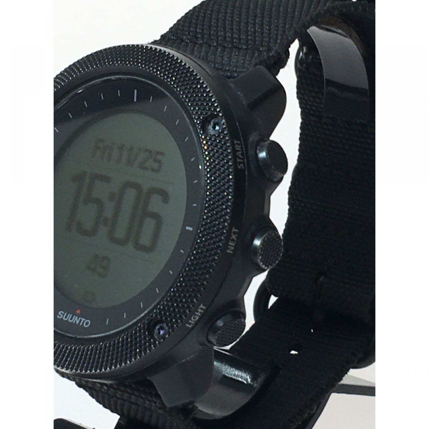 中古】 SUUNTO スント TRAVERSE ALPHA 腕時計 箱・充電ケーブル付属