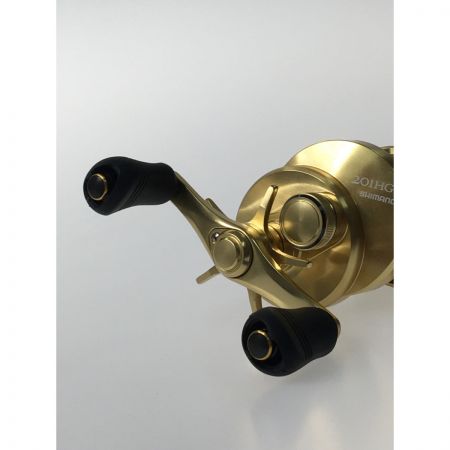  SHIMANO シマノ ベイトリール 15カルカッタコンクエスト201HG  15ｶﾙｶｯﾀｺﾝｸｴｽﾄ 201HG