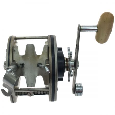  DAIWA ダイワ 大型両軸リール 手動 錆・ゴリ感あり Dynamic4000D ダイナミック4000D