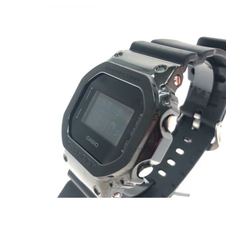  CASIO カシオ メンズ腕時計 クオーツ G-SHOCK Gショック デジタル メタルカバー ラバー スクエアフェイス GM-5600B