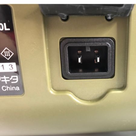  MAKITA マキタ 充電式保冷温庫 20L 40Vmax 18V CW001GZ1 オリーヴ