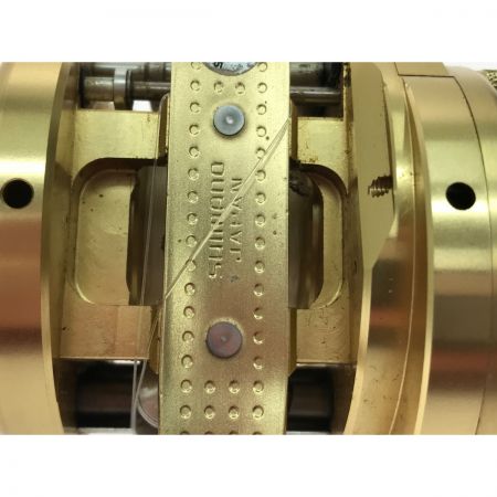  SHIMANO シマノ ベイトリール 01カルカッタコンクエスト100