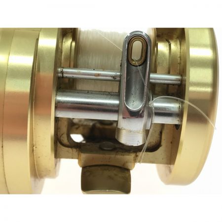  SHIMANO シマノ ベイトリール 01カルカッタコンクエスト100