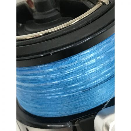  SHIMANO シマノ スピニングリール 19ストラディック  19ストラディック C3000 箱付属 スプールエッジ傷有