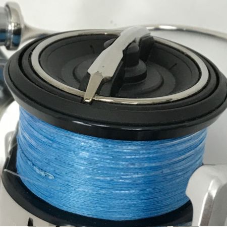  SHIMANO シマノ スピニングリール 19ストラディック  19ストラディック C3000 箱付属 スプールエッジ傷有