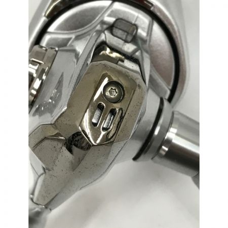  SHIMANO シマノ スピニングリール 19ストラディック  19ストラディック C3000 箱付属 スプールエッジ傷有
