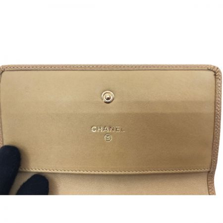  CHANEL シャネル レディース 三つ折り財布 キャビアスキン ココマーク A13225 ベージュ