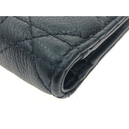  Christian Dior ディオール 二つ折り財布 Dior Caro ダリアウォレット カナージュ   S5173UWHC ブラック