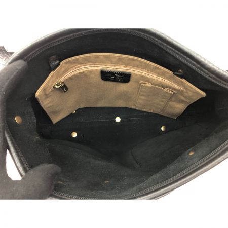  Salvatore Ferragamo サルヴァトーレフェラガモ レディース ショルダーバッグ ガンチーニ レザー AU-21 7291 ブラック