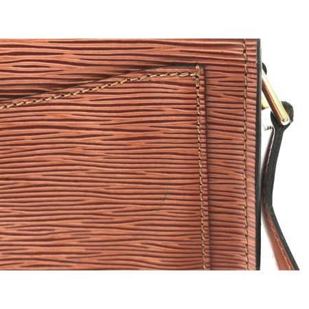  LOUIS VUITTON ルイヴィトン レディース ショルダーバッグ クロスボディ エピ サンクルー ポケット内劣化 M52193