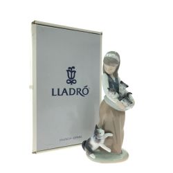 ▼▼ LLADRO リヤドロ インテリア小物 置物 陶器 フィギュリン 少女と子猫 子猫をエプロンに 元箱入 01309 Bランク
